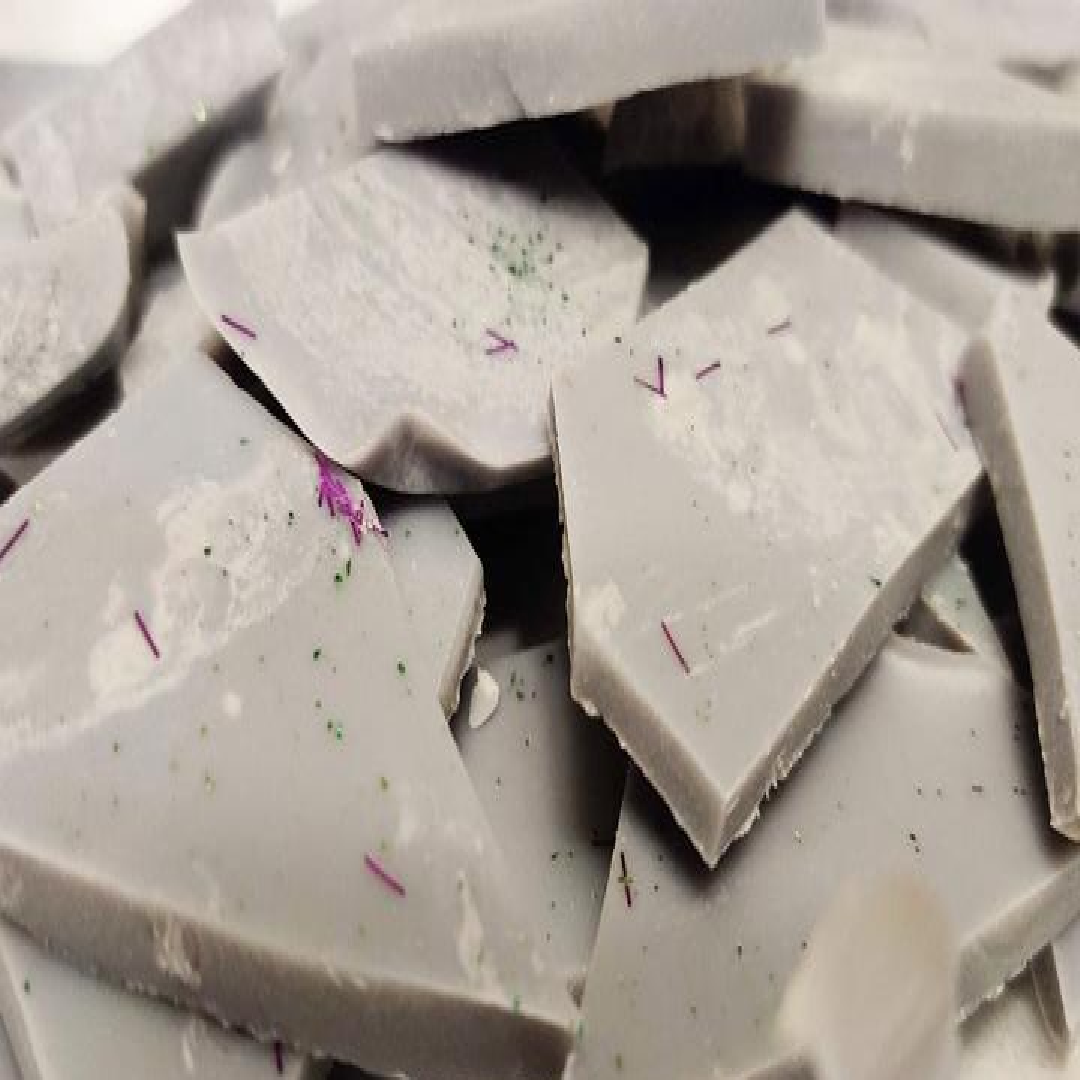 BLACK AMBER AND LAVENDER